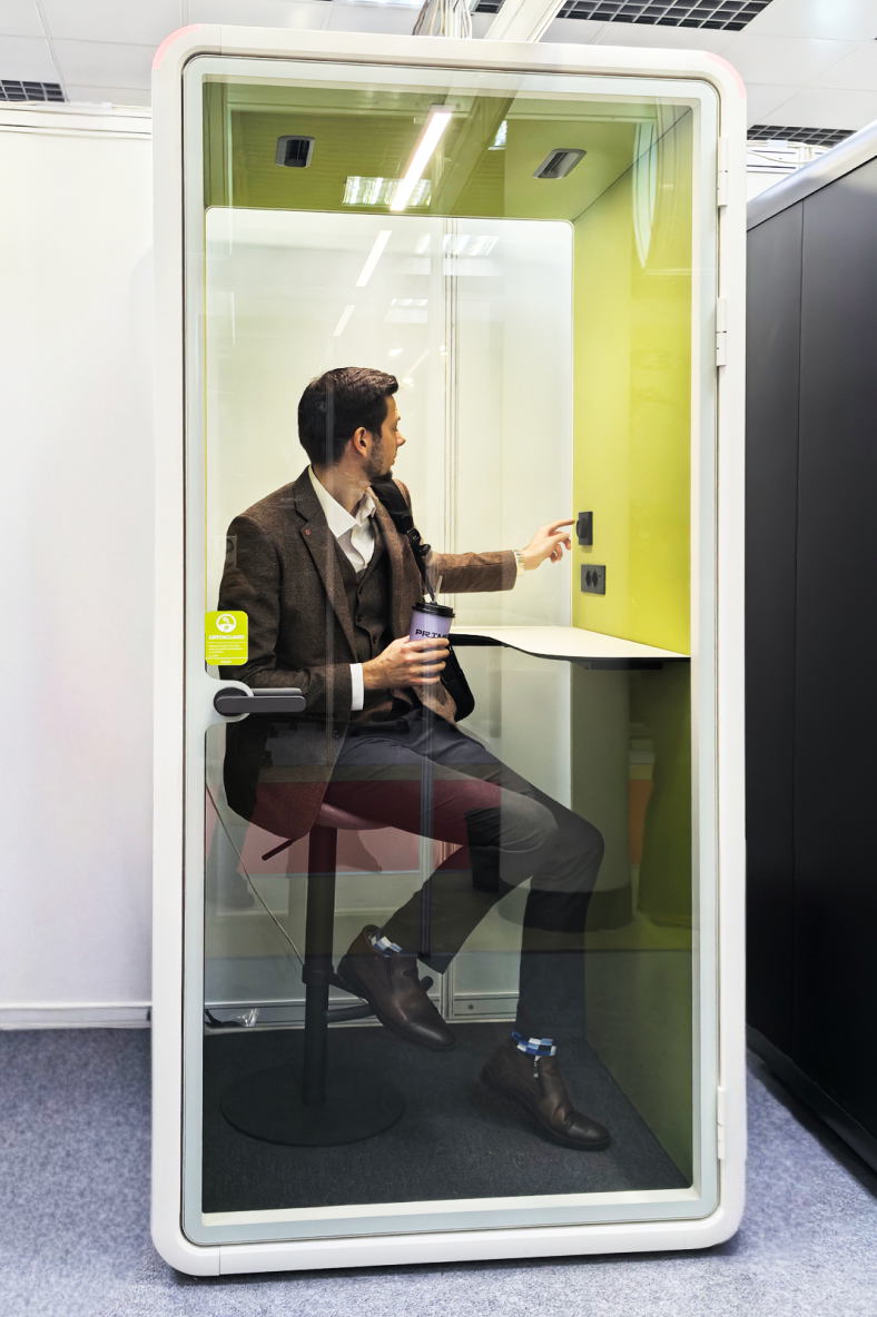 mais recente caso da empresa sobre Single people soundproof pod : introduction to Model S