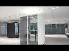 2 pessoas reunidas em grupos