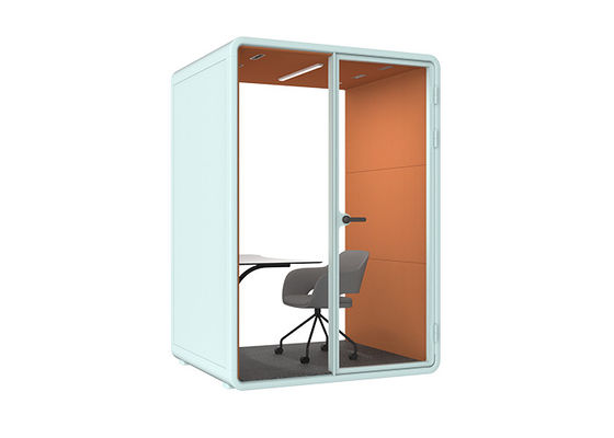 Espaço de escritório de grande porte para uma pessoa com apoio de mesa Instalar ar condicionado para trabalhar